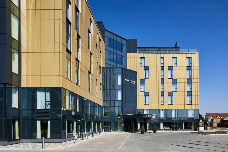 Courtyard By Marriott London Heathrow Airport - Genel
