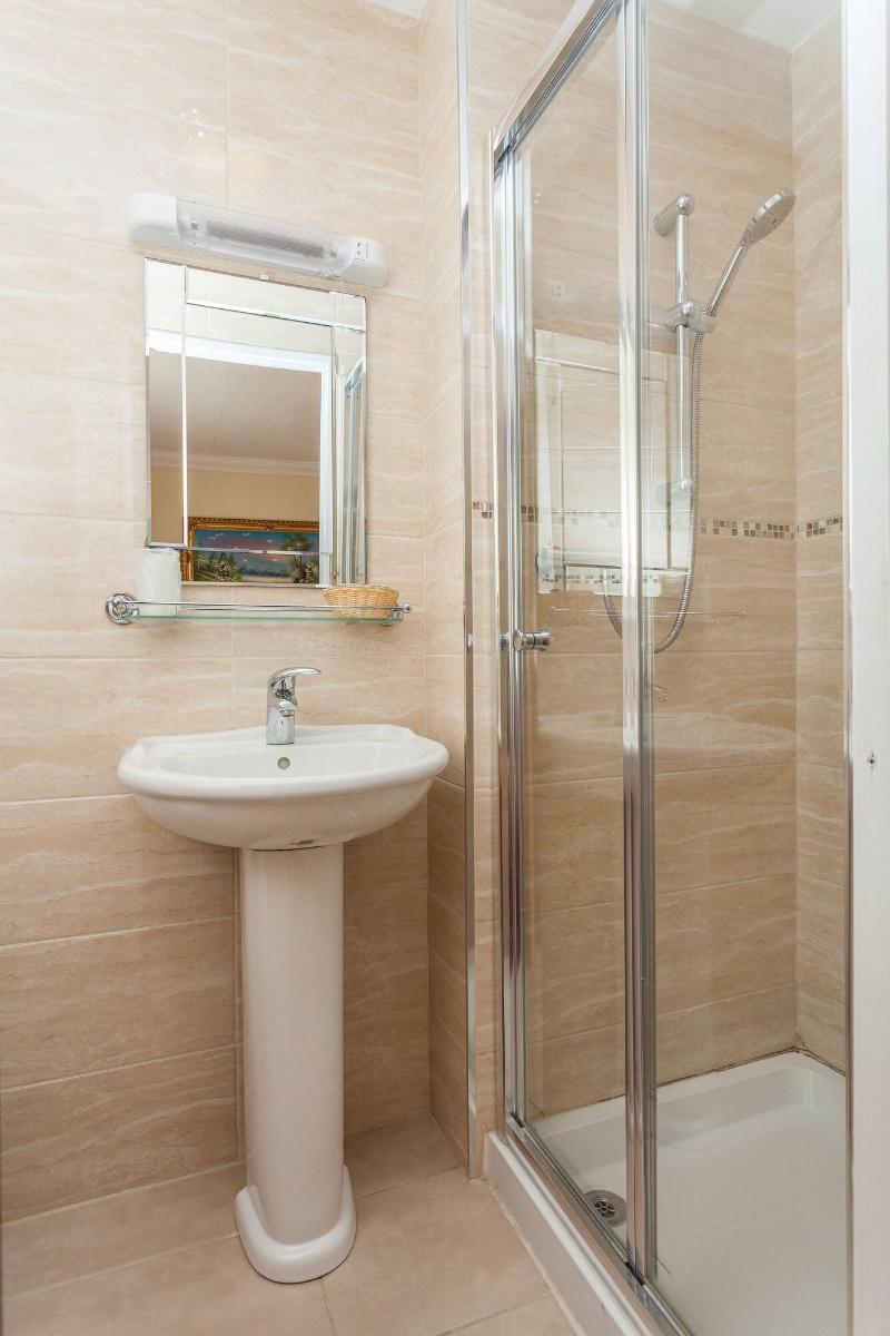 Roseview Alexandra Palace Hotel - Oda