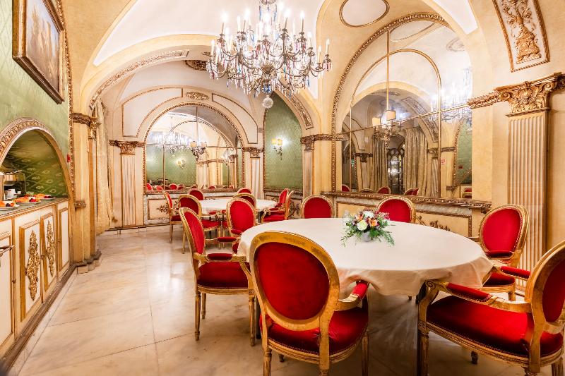 Des Epoques Hotel - Restoran