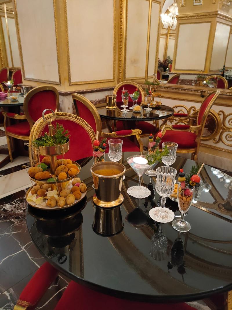 Des Epoques Hotel - Restoran