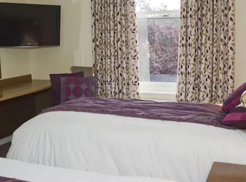 Charlemont Arms Hotel - Oda