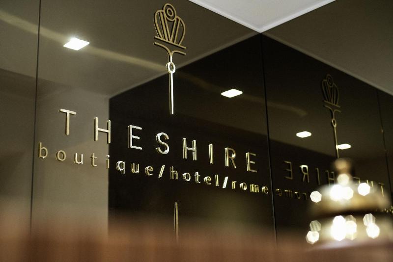 The Shire Hotel - Lobi