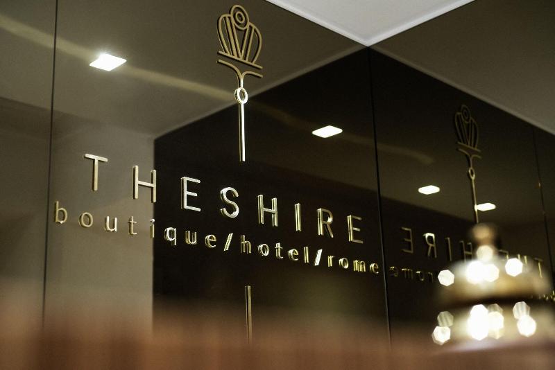 The Shire Hotel - Lobi