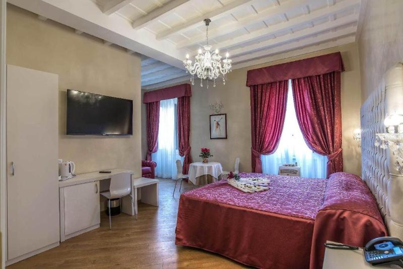 Trevi Rome Suite - Oda