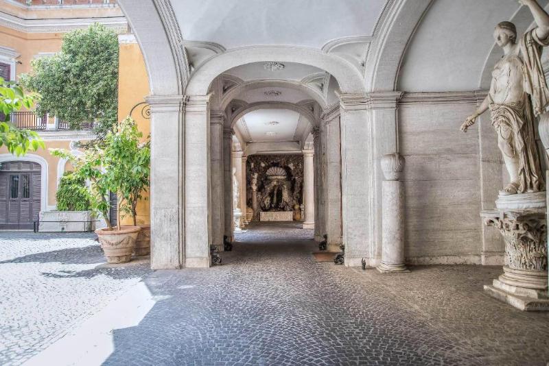 Trevi Rome Suite - Oda