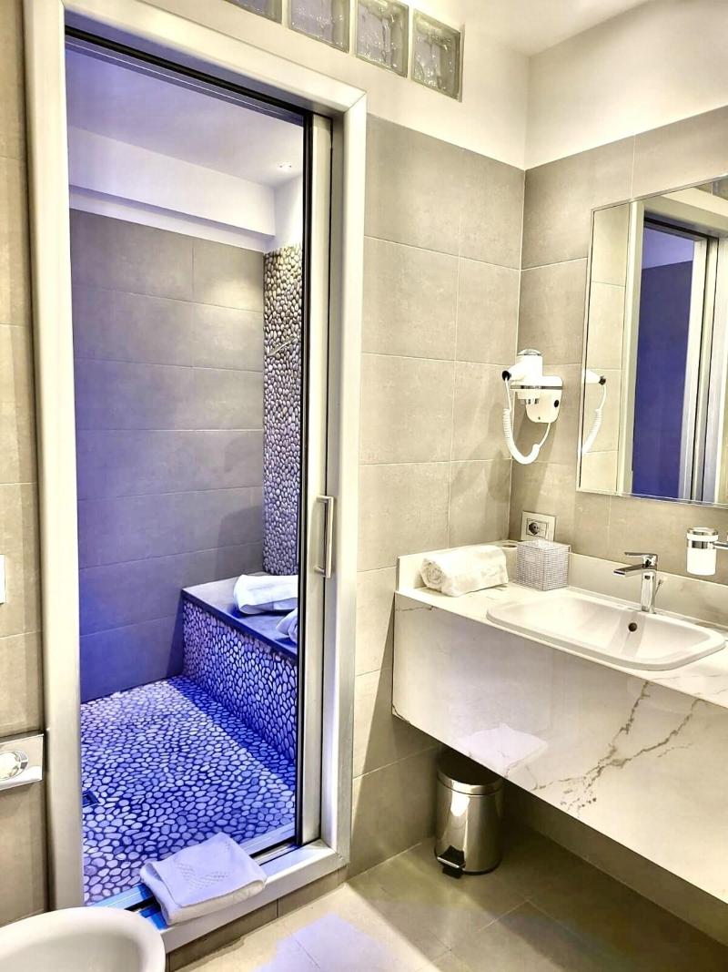 Harry's Bar Trevi Hotel & Restaurant - Oda