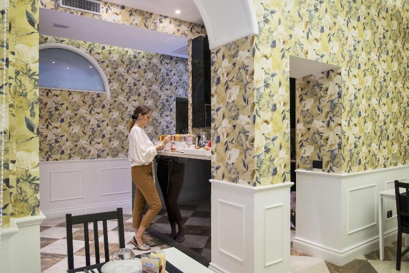 Via Veneto Suites - Restoran
