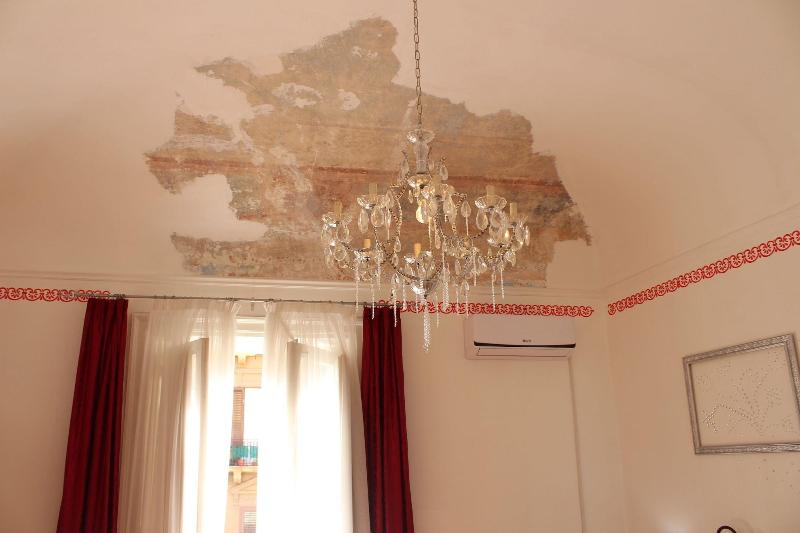 Palazzo Cutelli Bed&Book - Oda