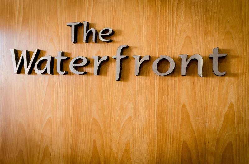The Waterfront Hotel & Bistro - Lobi