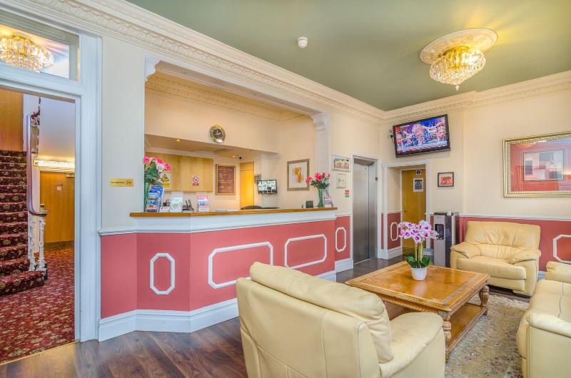Hyde Park Radnor Hotel - Lobi
