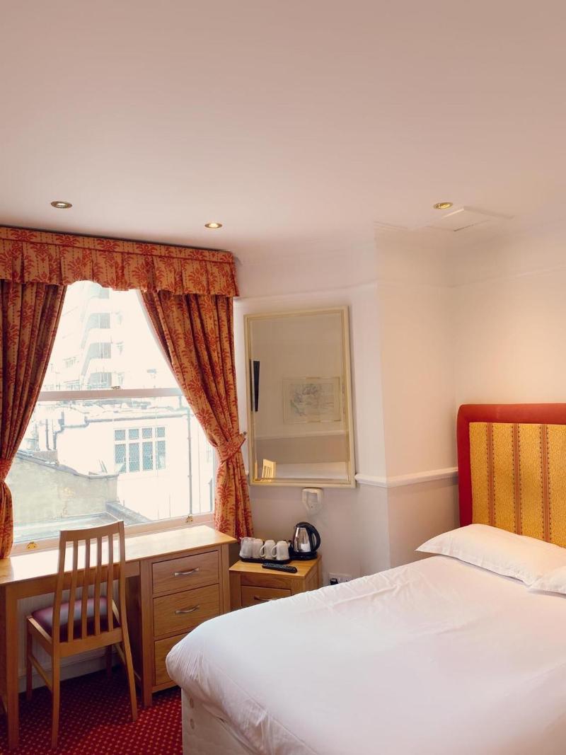 Hyde Park Radnor Hotel - Oda