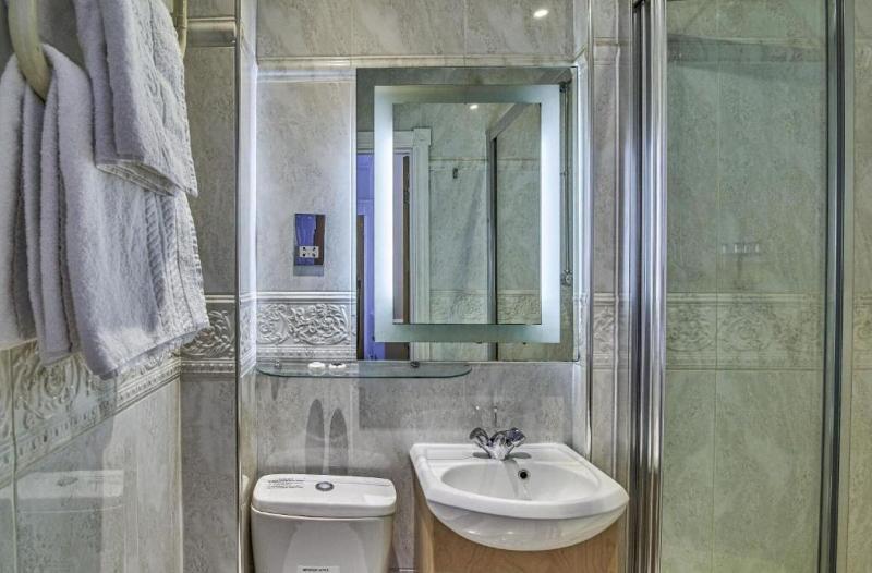Hyde Park Radnor Hotel - Oda