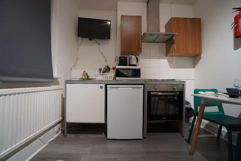 London Queens Apartments - Genel