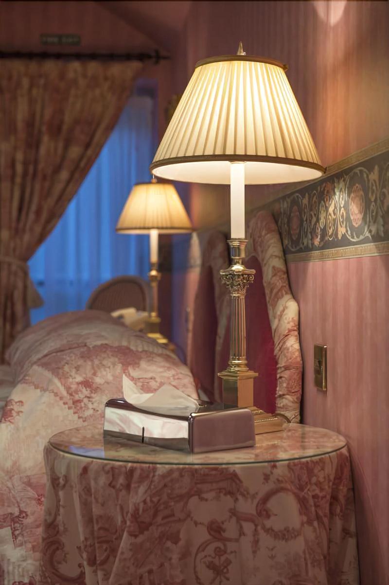 Regency Hotel - Oda
