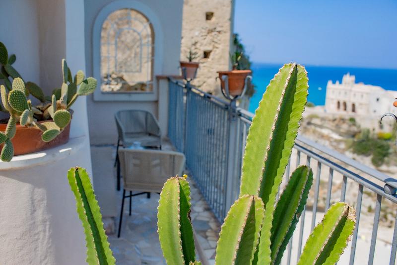 La Dolce Vita a Tropea - Oda