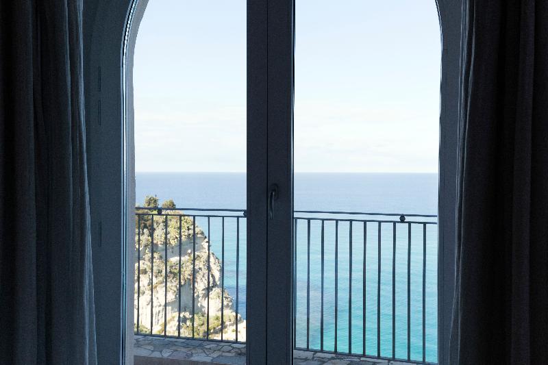 La Dolce Vita a Tropea - Oda