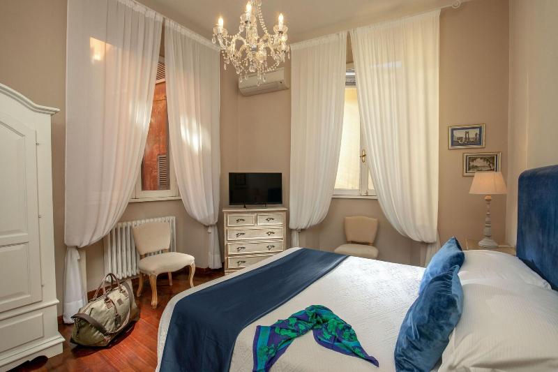 Avignonesi Suites - Daplace Collection - Oda