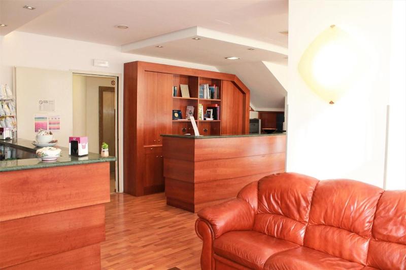 Hotel Santa Lucia - Lobi