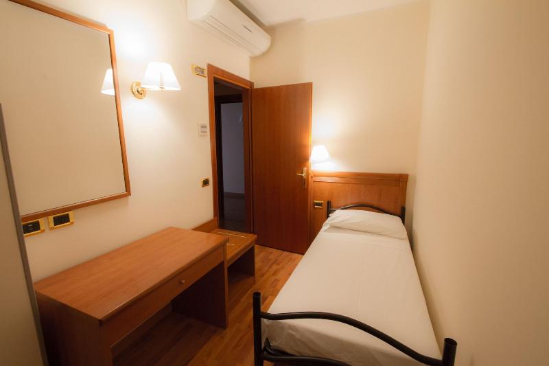 Hotel Santa Lucia - Oda