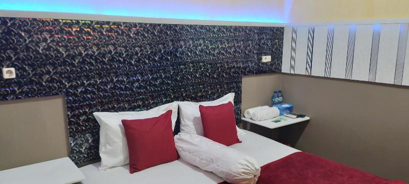 Puri Made 2 Homestay - Oda