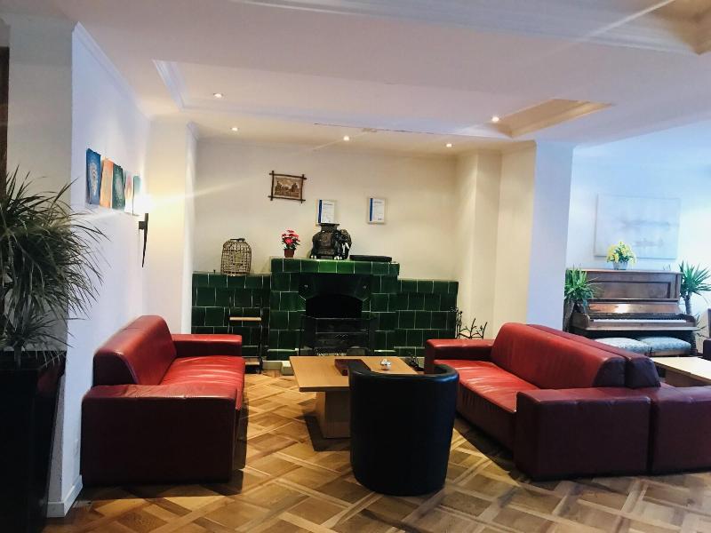 Parkhotel Bellevue Lenk - Lobi