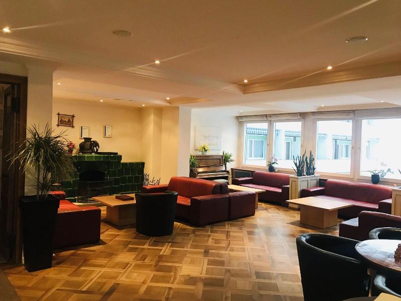 Parkhotel Bellevue Lenk - Lobi