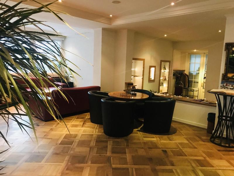 Parkhotel Bellevue Lenk - Lobi