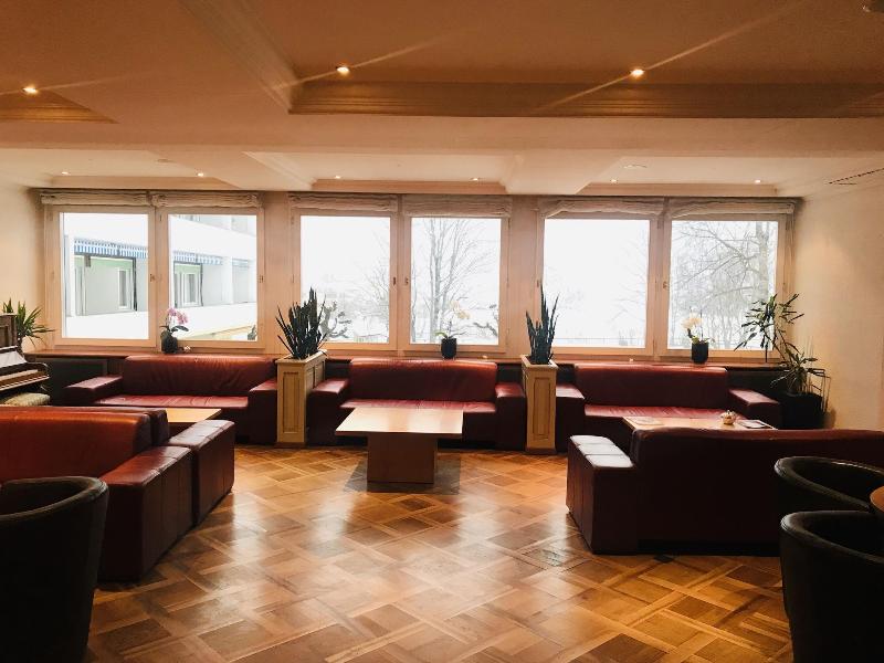 Parkhotel Bellevue Lenk - Lobi