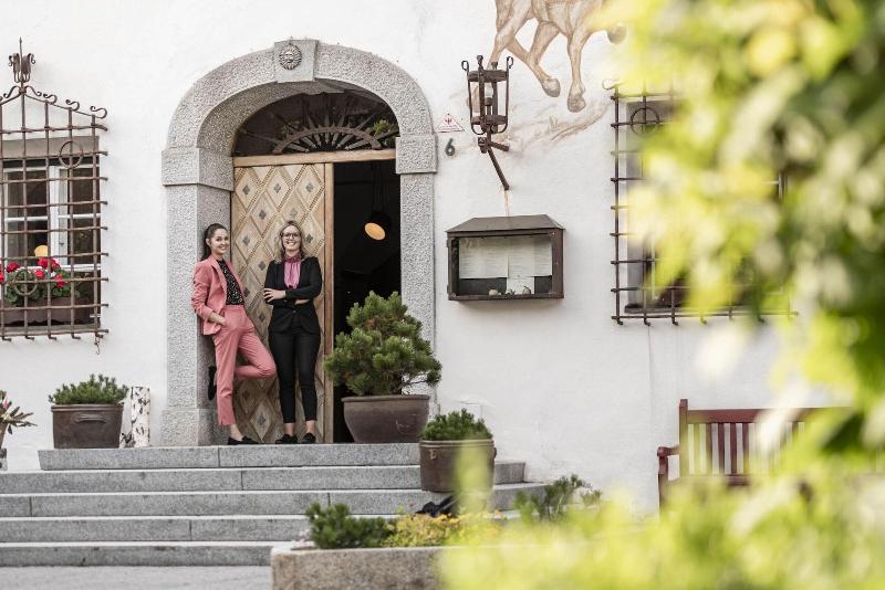 Hotel Strasserwirt - Herrenansitz zu Tirol - Genel