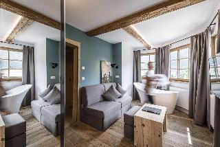 Hotel Strasserwirt - Herrenansitz zu Tirol fotoÄŸrafÄ±