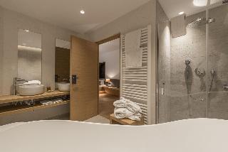 Hotel Strasserwirt - Herrenansitz zu Tirol fotoÄŸrafÄ±