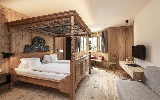 Hotel Strasserwirt - Herrenansitz zu Tirol fotoÄŸrafÄ±