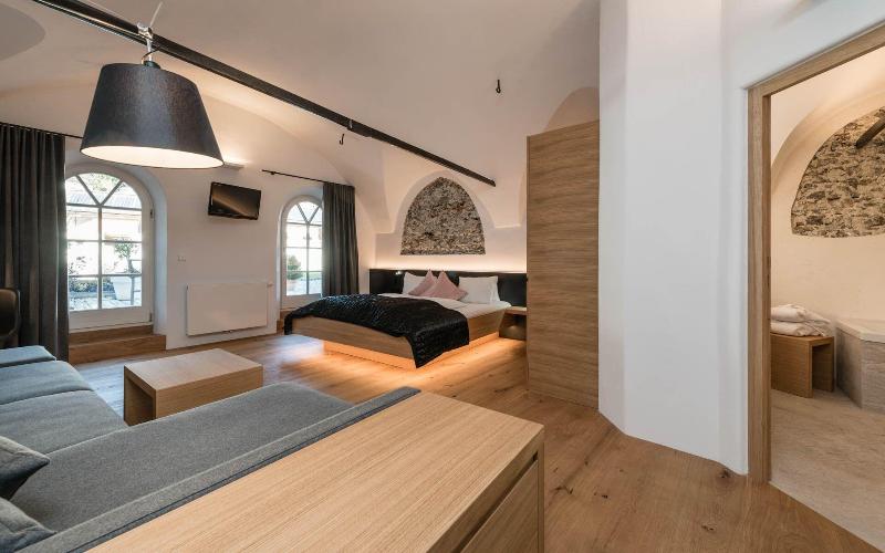 Hotel Strasserwirt - Herrenansitz zu Tirol - Oda