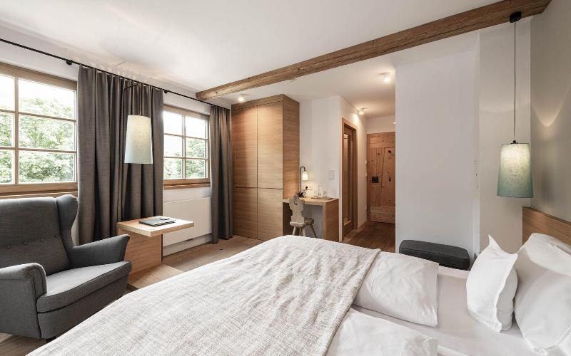 Hotel Strasserwirt - Herrenansitz zu Tirol - Oda