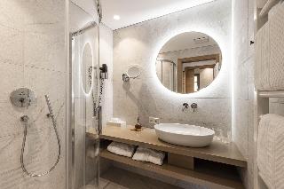 Hotel Strasserwirt - Herrenansitz zu Tirol fotoÄŸrafÄ±