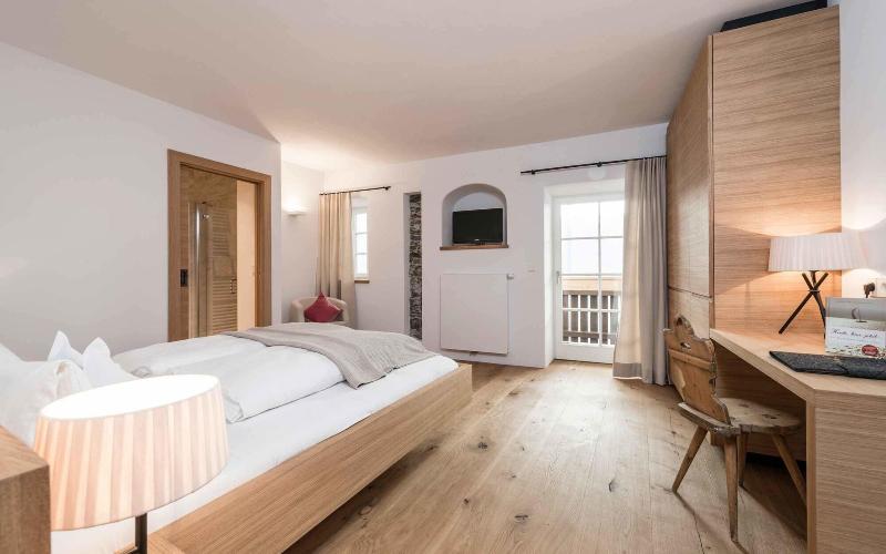 Hotel Strasserwirt - Herrenansitz zu Tirol - Oda