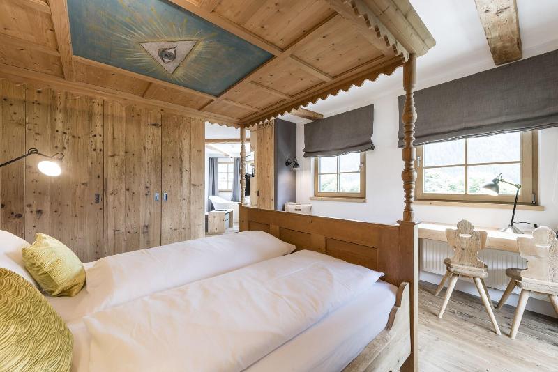 Hotel Strasserwirt - Herrenansitz zu Tirol - Oda