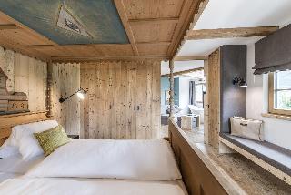 Hotel Strasserwirt - Herrenansitz zu Tirol fotoÄŸrafÄ±