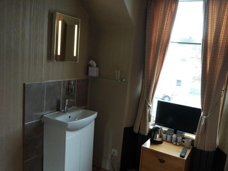 Cairn Hotel - Oda