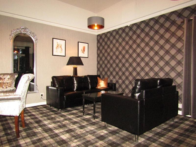 Kingswood Hotel - Lobi
