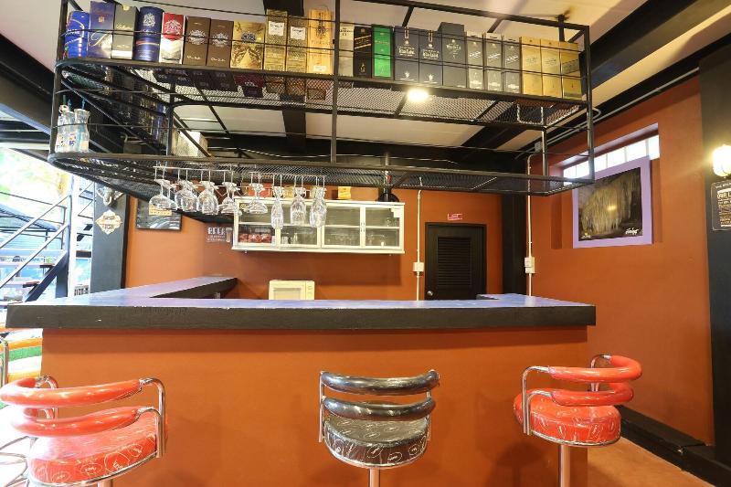 Baan Chang Hotel & Coffee House by ZUZU - Bar