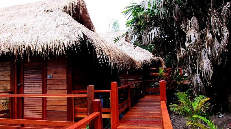 Ten Moons Lipe Resort - Genel