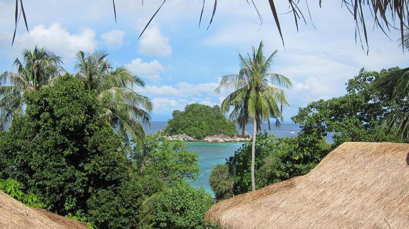 Ten Moons Lipe Resort - Genel