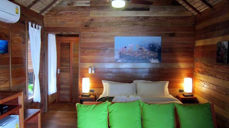 Ten Moons Lipe Resort - Oda