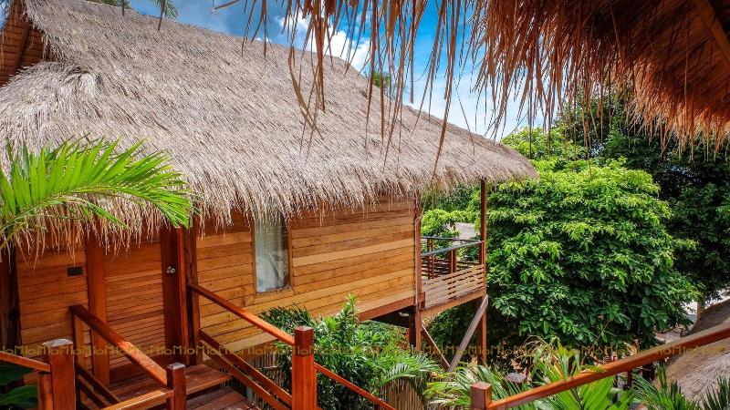 Ten Moons Lipe Resort - Oda