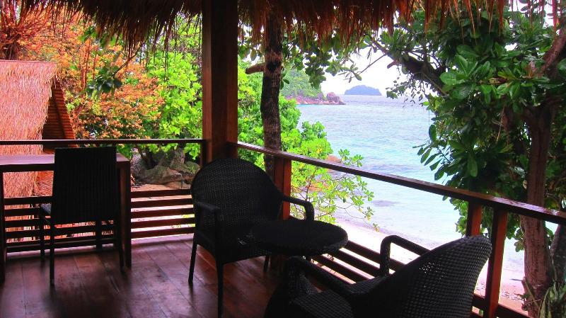 Ten Moons Lipe Resort - Teras
