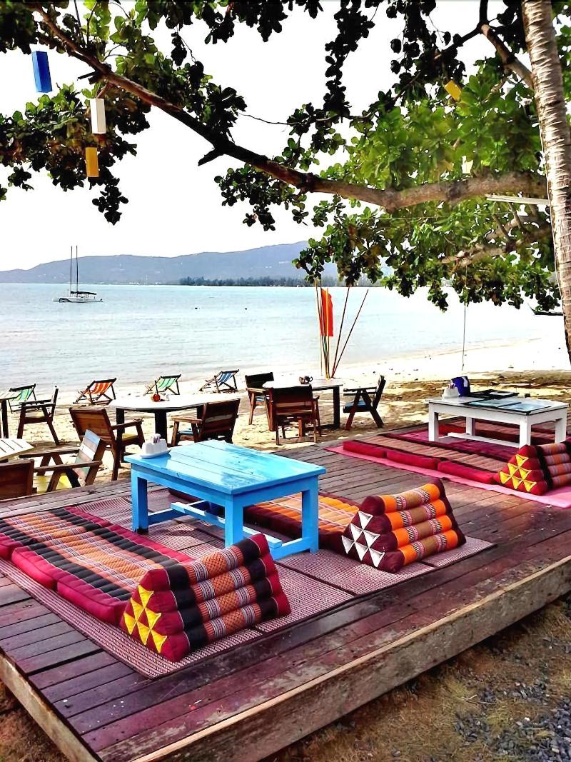 Think & Retro Cafe Lipa Noi Samui - Plaj