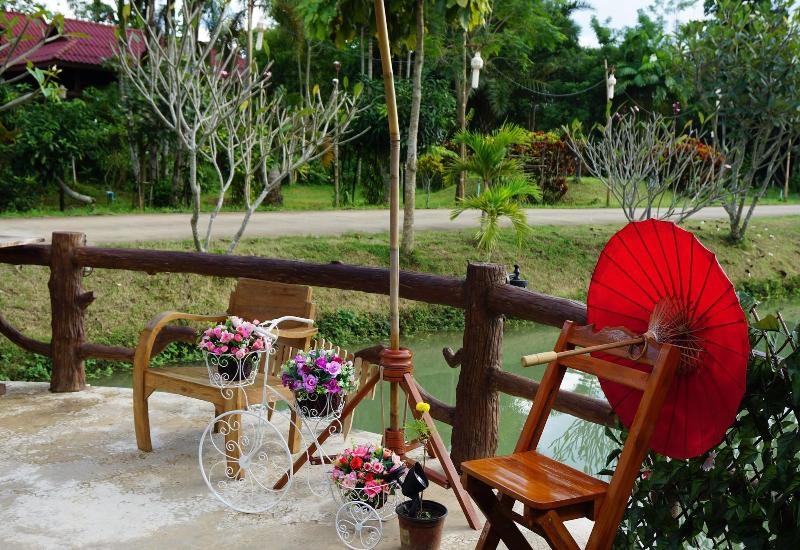 Ban Suan Tawan Chiang Dao - Teras