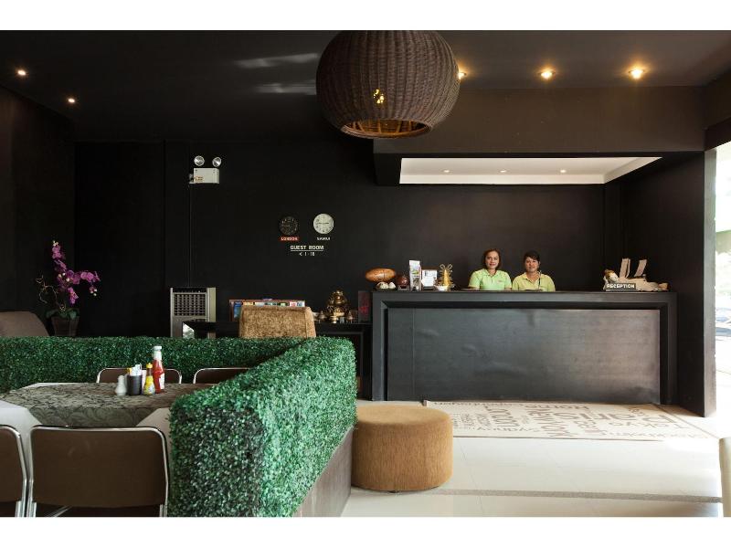 The Green Plaza Hotel - Lobi