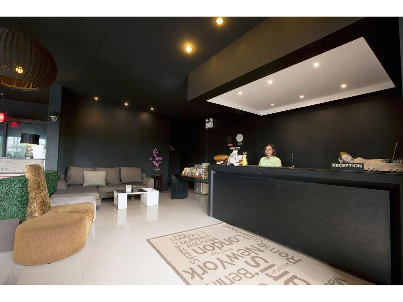 The Green Plaza Hotel - Lobi